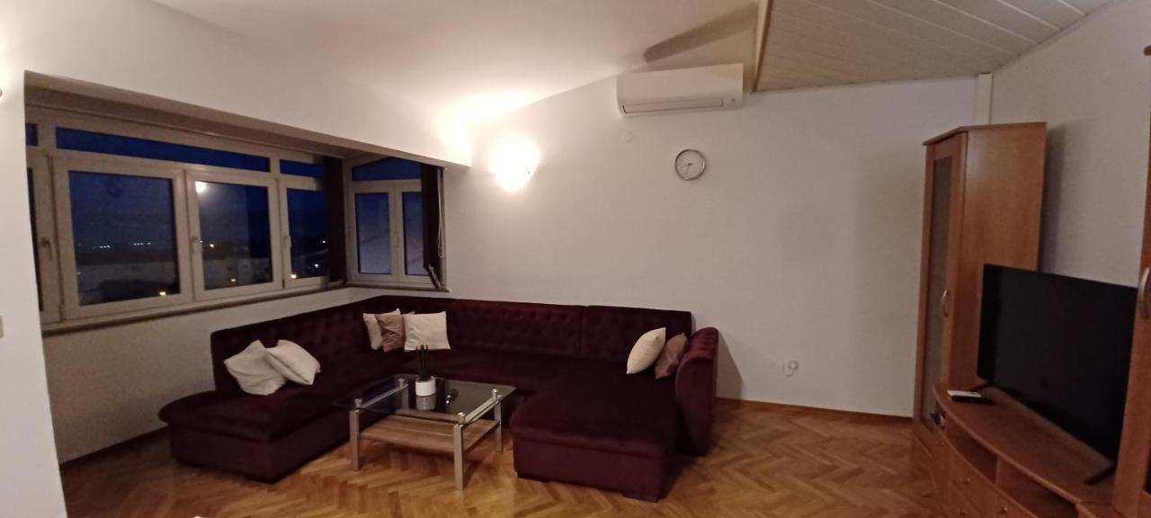 Apartment Nevena Omiš Exterior foto