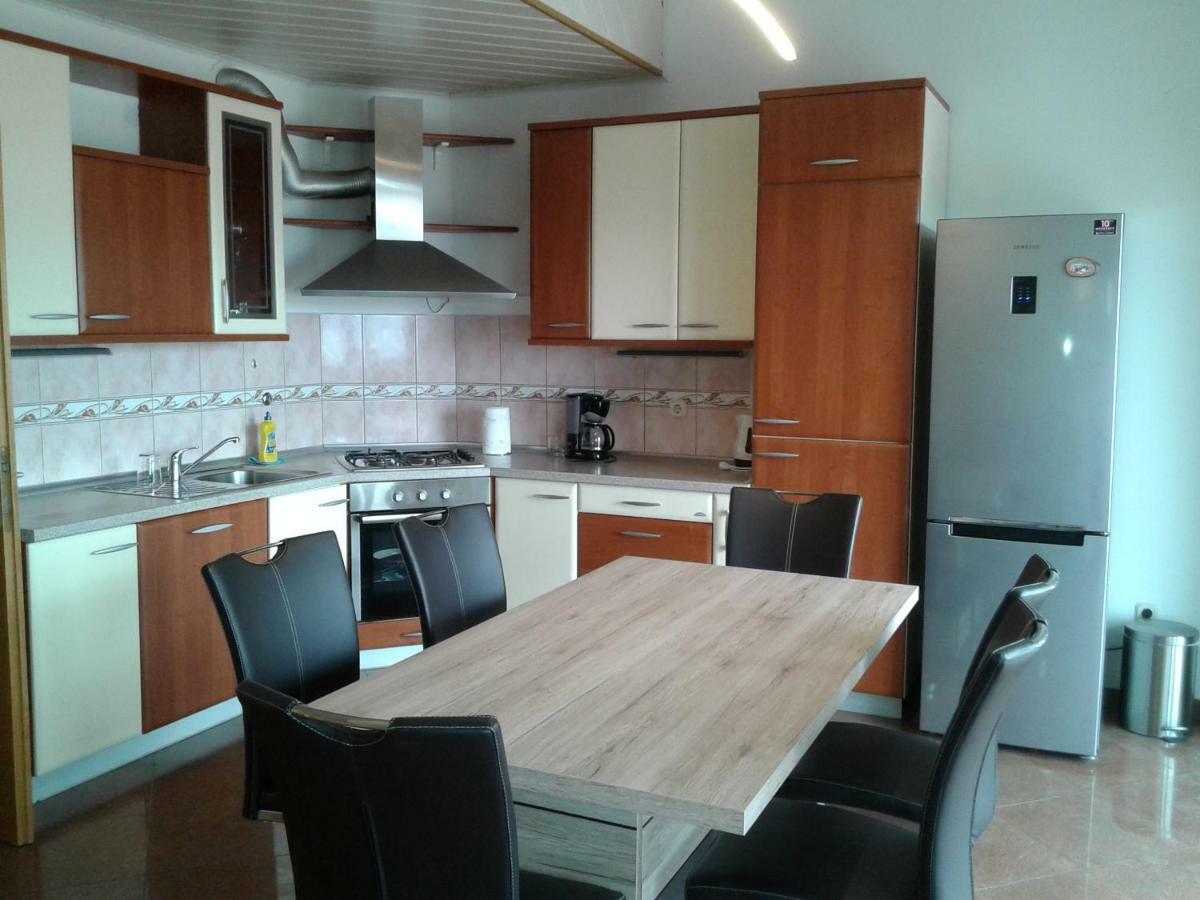 Apartment Nevena Omiš Exterior foto